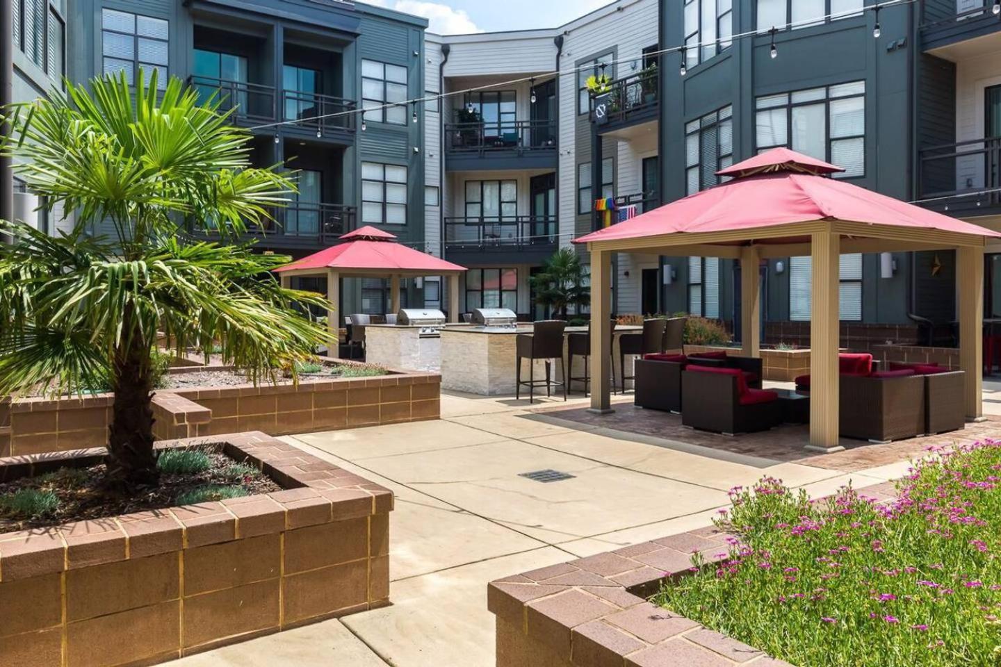 Apartment Uptown 1st Ward Corner Unit Superior 2bd Charlotte