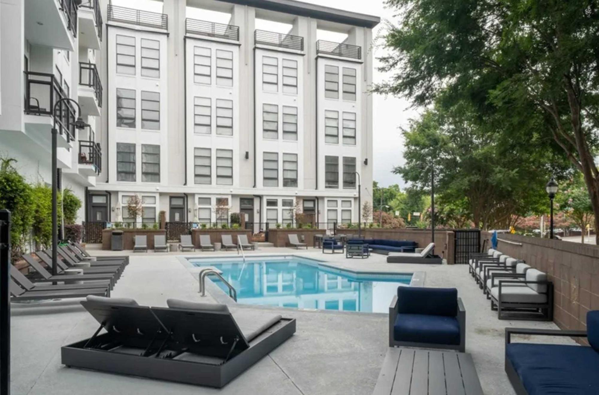 Uptown 1st Ward Corner Unit Superior 2bd * Charlotte