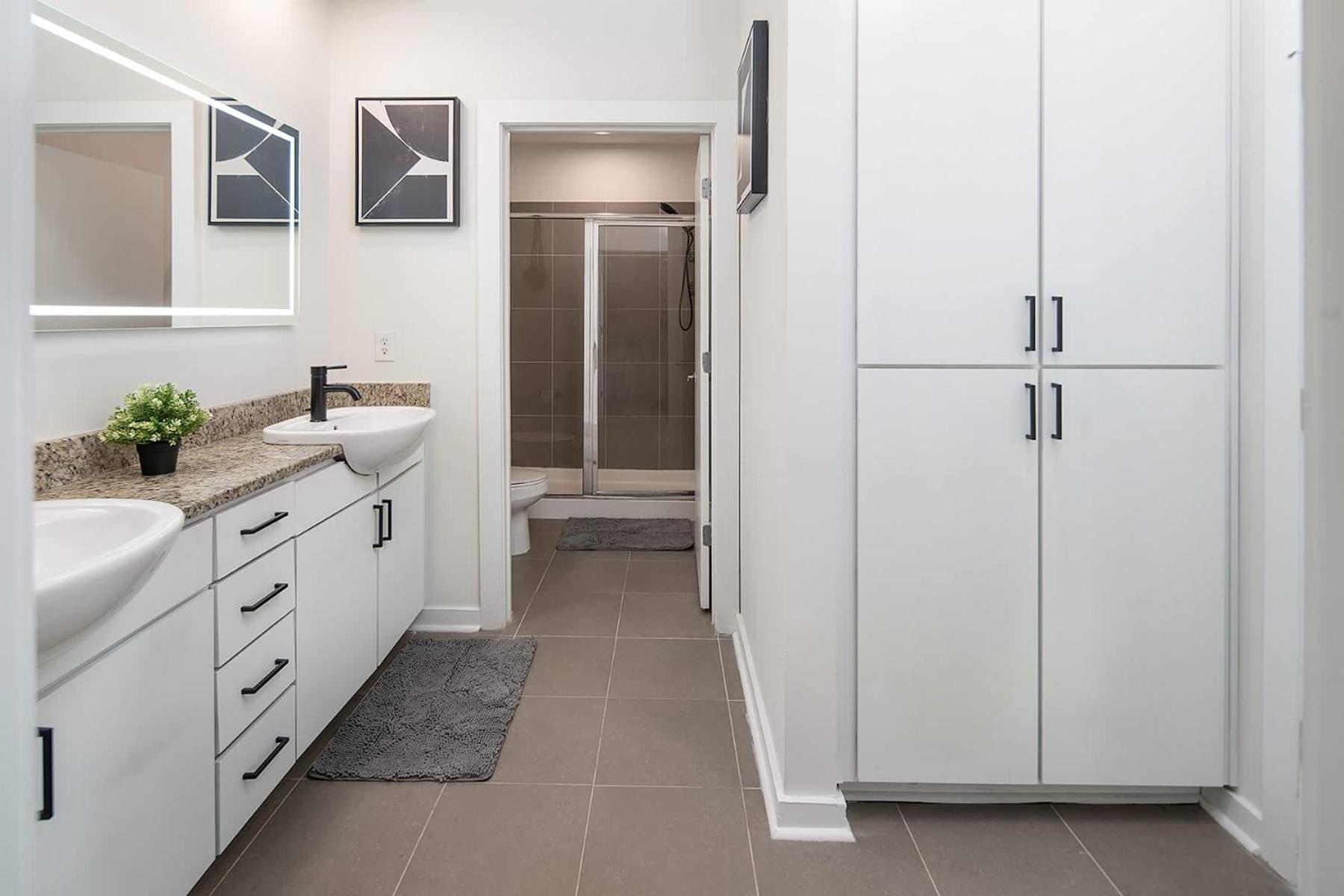 Uptown 1st Ward Corner Unit Superior 2bd * Charlotte